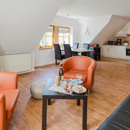 Fachwerkhaus - Sueden Oben - Bauernhof Hopp Vadersdorf フェーマルン